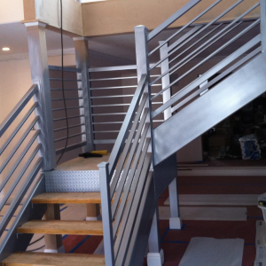 Thi công cầu thang sắt - Thợ Tốt Sài Gòn | Giải pháp tối ưu cho không gian hiện đại